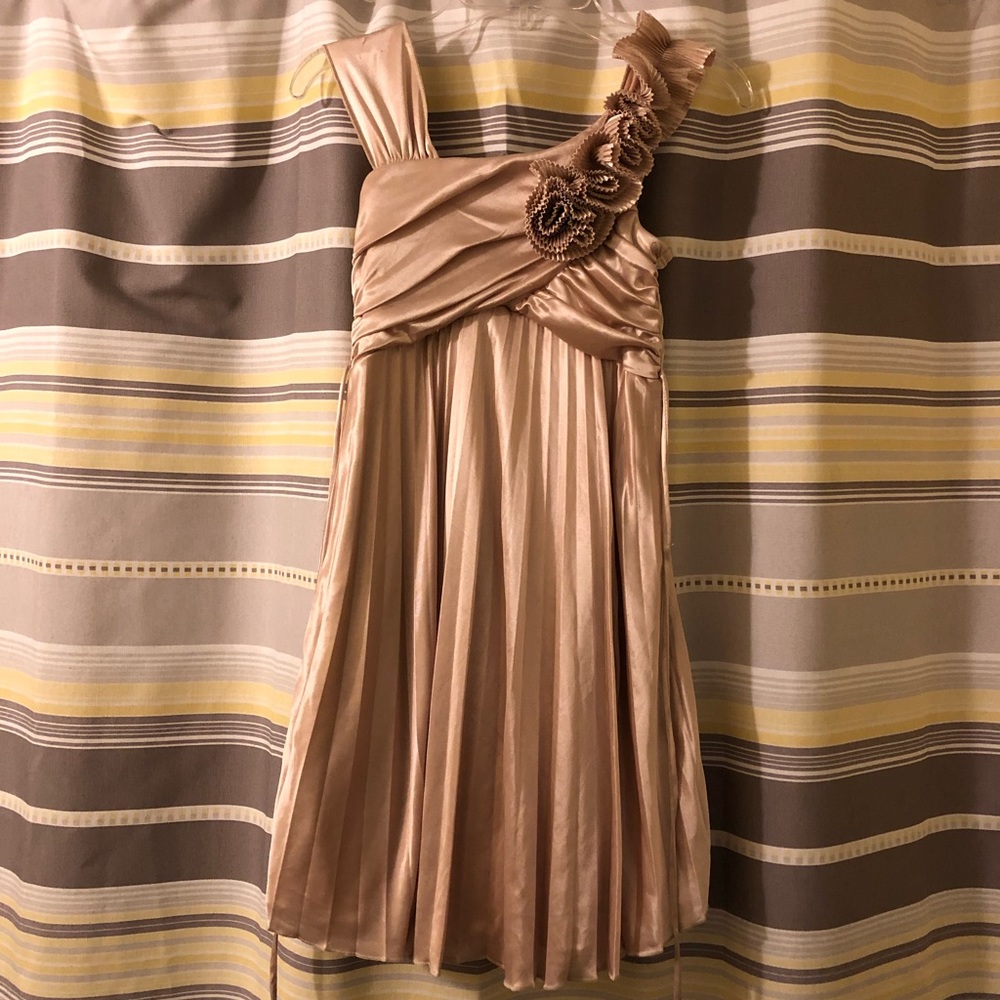 Girls dress size 8
